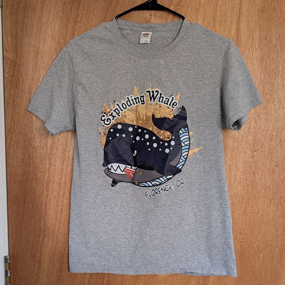 Fruit of the Loom Exploding Whale Florence Oregon Graphic Tee Gray Cotton Sz S
